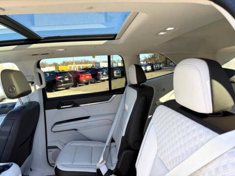 2025 GMC Acadia Denali