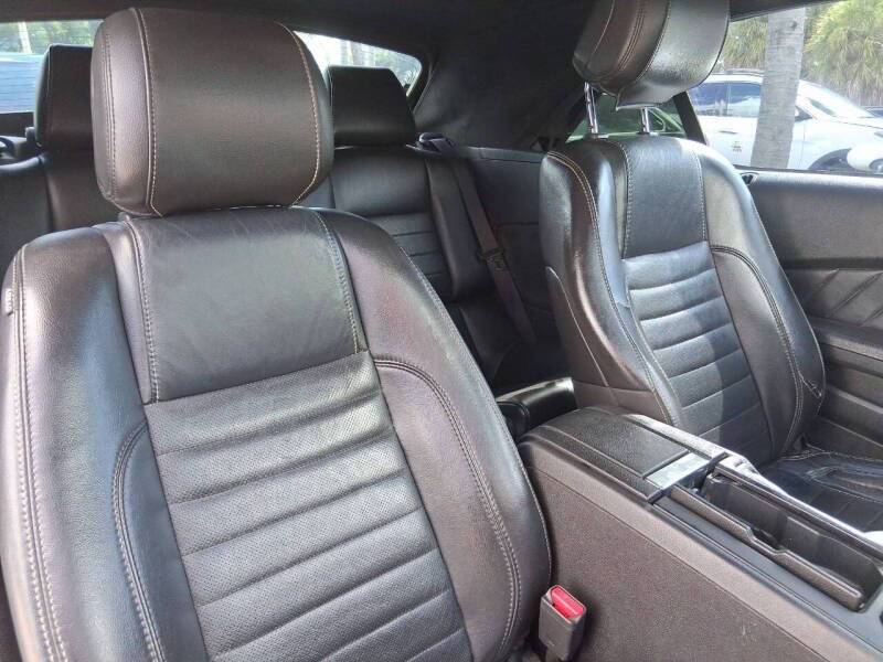 2014 Ford Mustang V6