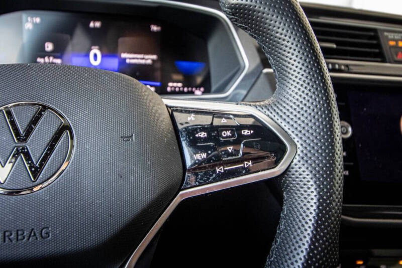 2024 Volkswagen Tiguan SE R-Line Black