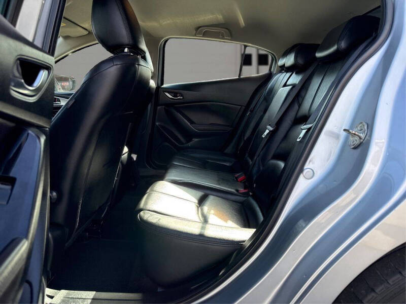 2018 Mazda MAZDA3 Touring