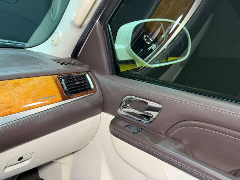2012 Cadillac Escalade Platinum Edition
