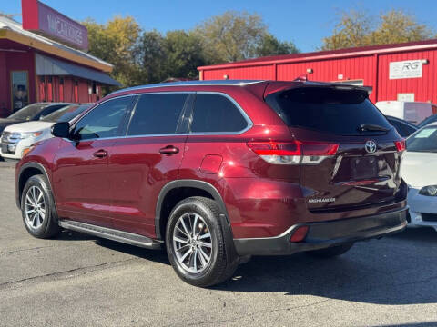 2017 Toyota Highlander SE