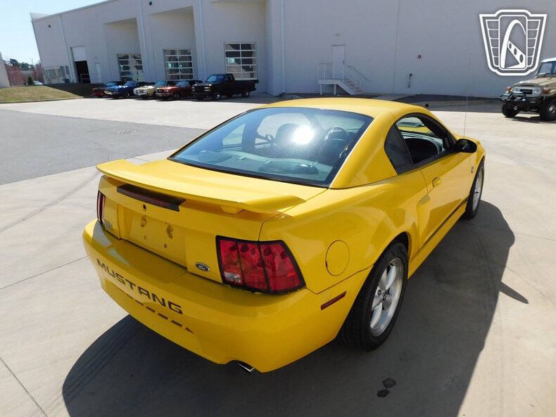 2004 Ford Mustang Mach 1 Premium