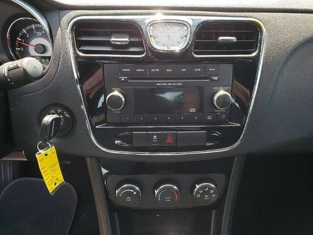 2013 Chrysler 200 LX