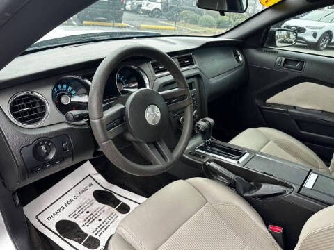 2012 Ford Mustang V6