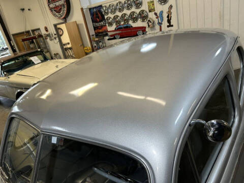 1947 Ford Super Deluxe