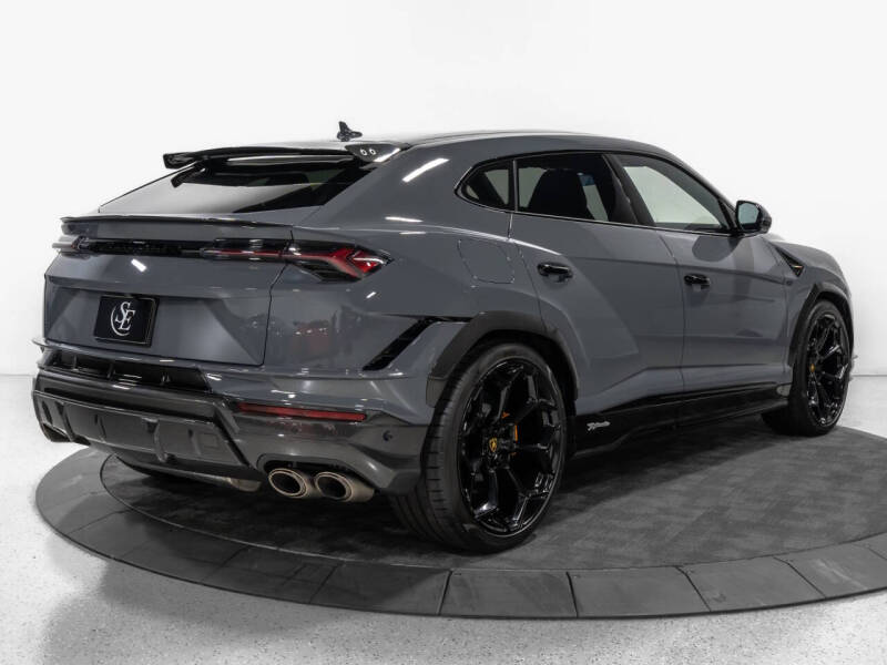 2024 Lamborghini Urus Performante