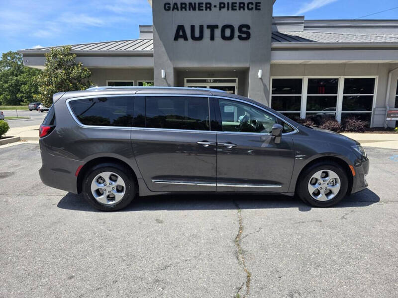 2017 Chrysler Pacifica Touring-L Plus