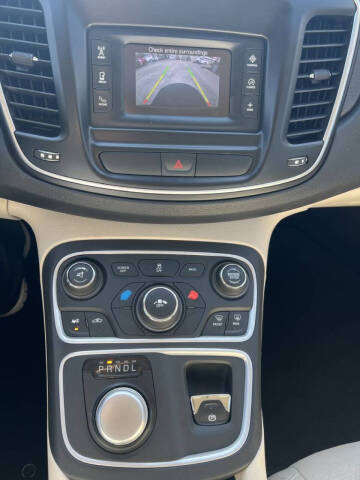 2016 Chrysler 200 Limited