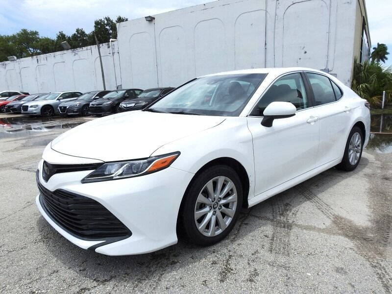 2020 TOYOTA Camry Sedan - $18,900