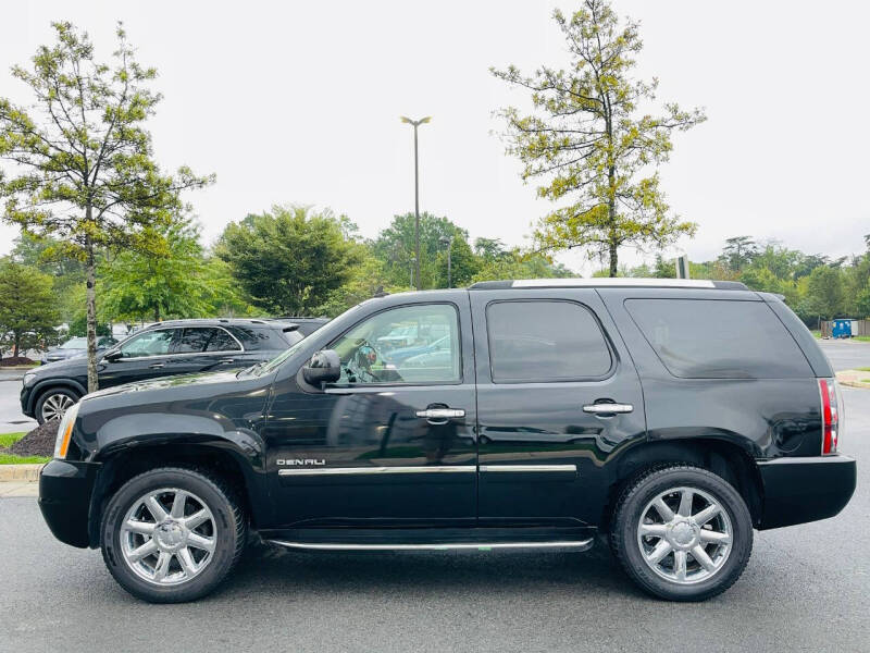 2010 GMC Yukon Denali photo 12