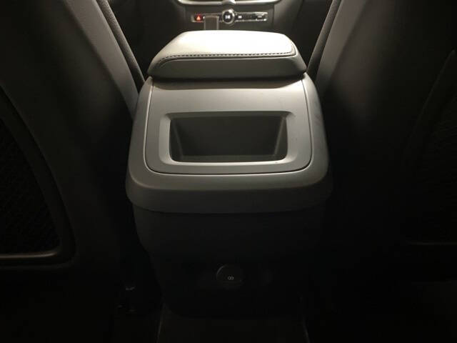 2025 Volvo XC60 B5 Plus Dark Theme