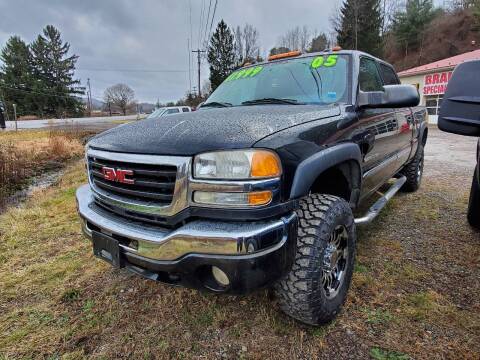 2005 GMC Sierra 2500HD for sale at Alfred Auto Center in Almond NY