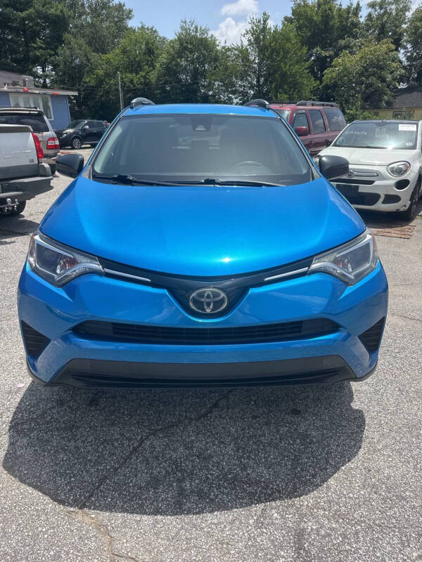 2018 Toyota RAV4 LE photo 14