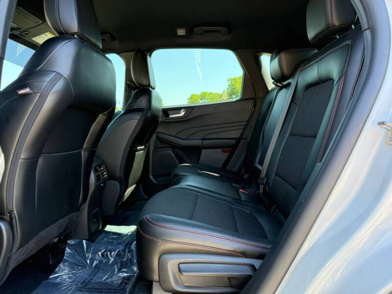 2025 Ford Escape Hybrid ST-Line Select
