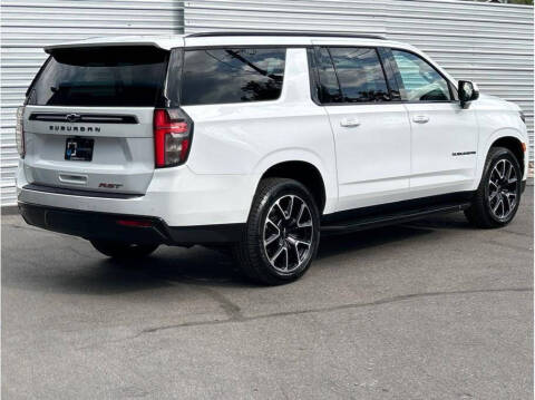 2023 Chevrolet Suburban RST