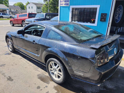2005 Ford Mustang V6 Deluxe