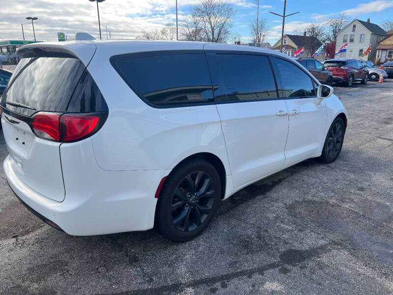 2020 Chrysler Pacifica Touring