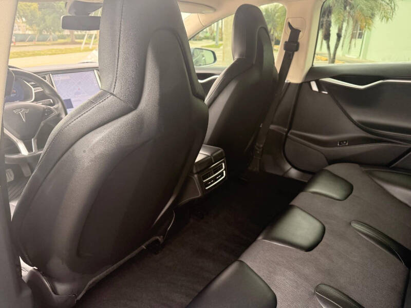 2015 Tesla Model S 85