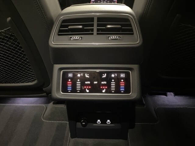 2023 Audi e-tron quattro Premium Plus