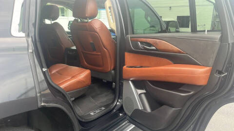 2019 Cadillac Escalade Luxury