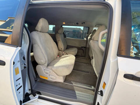2014 Toyota Sienna L 7-Passenger