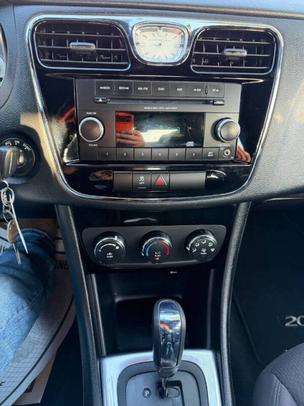 2013 Chrysler 200 LX