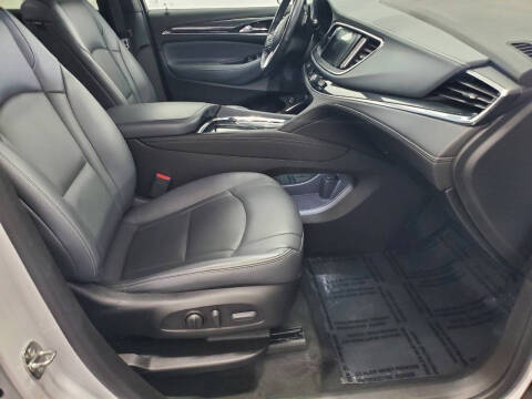 2023 Buick Enclave Essence