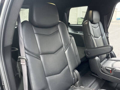 2017 Cadillac Escalade Platinum