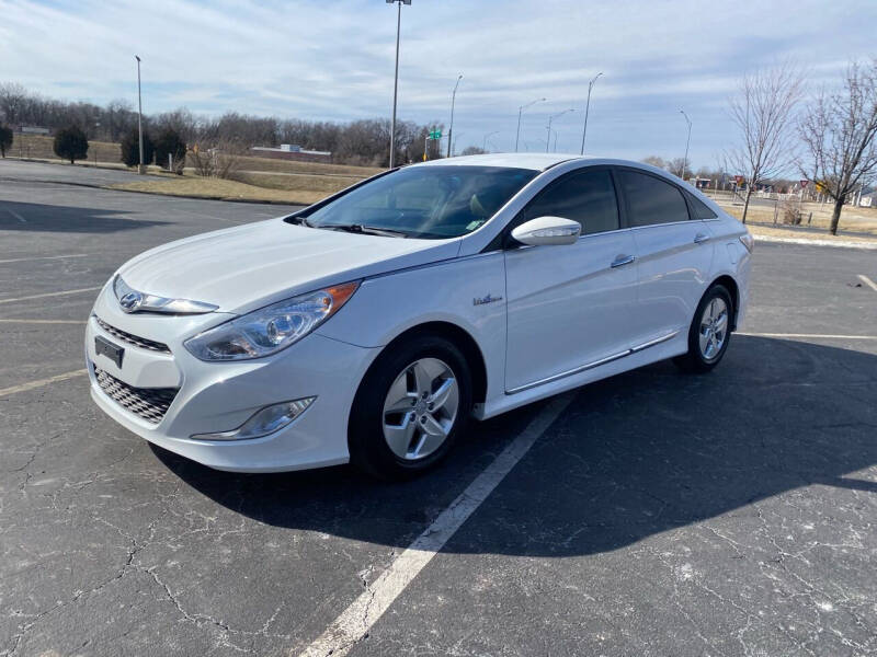 2012 Hyundai Sonata Hybrid for sale at Xtreme Auto Mart LLC in Kansas City MO