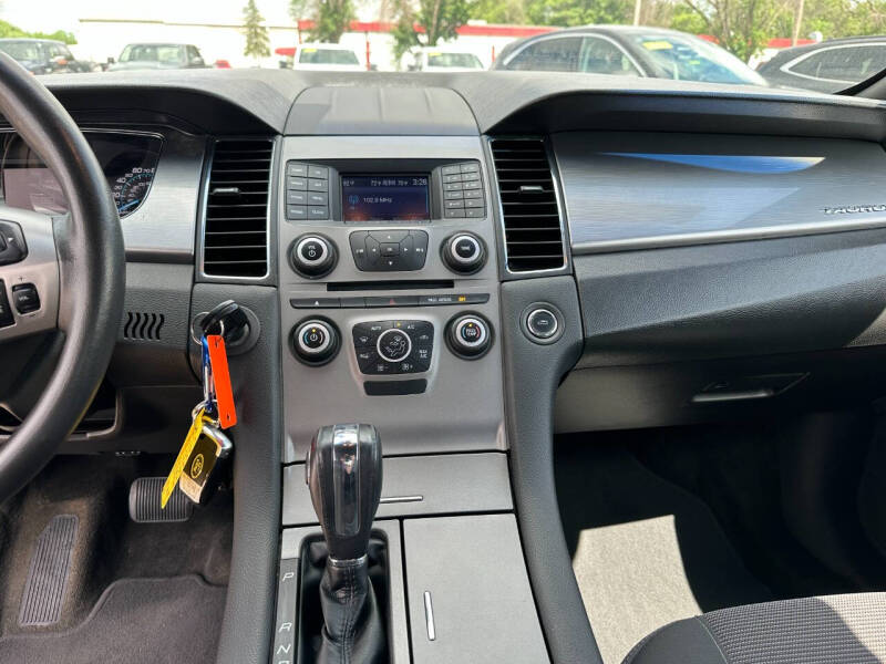 2016 Ford Taurus SEL