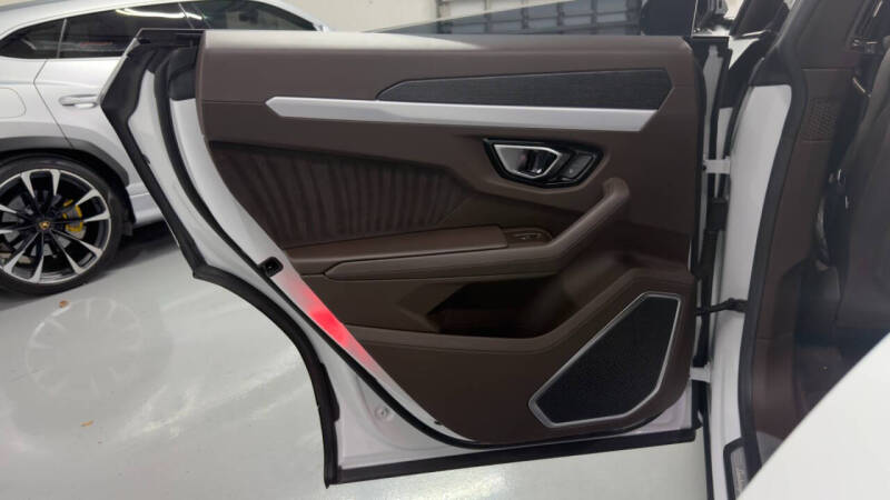 2020 Lamborghini Urus