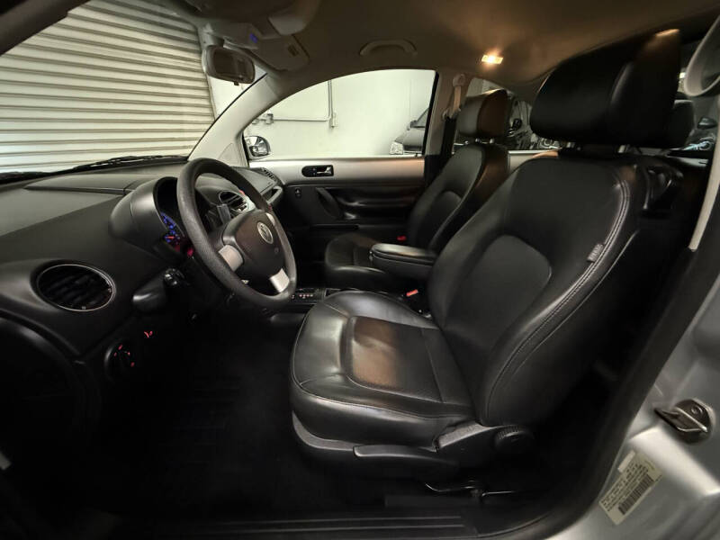 2008 Volkswagen New Beetle S