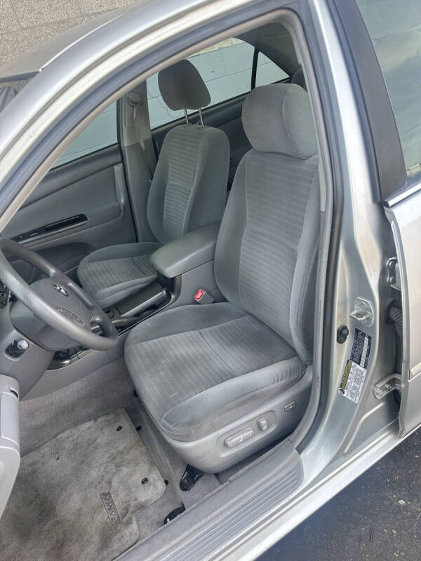 2005 Toyota Camry LE