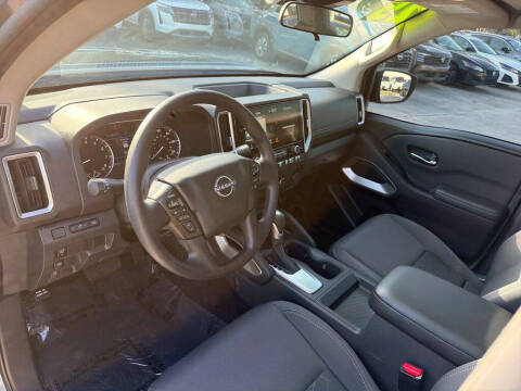 2025 Nissan Frontier SV