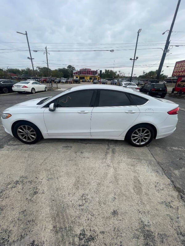 2017 Ford Fusion SE