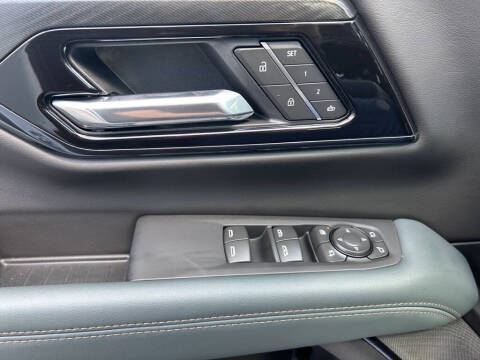 2025 GMC Yukon XL AT4