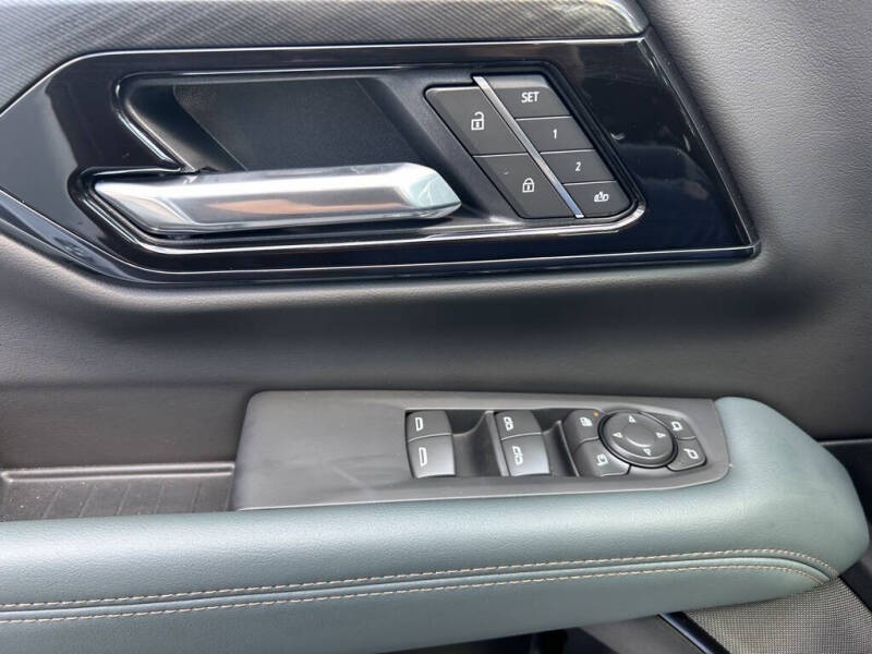 2025 GMC Yukon XL AT4