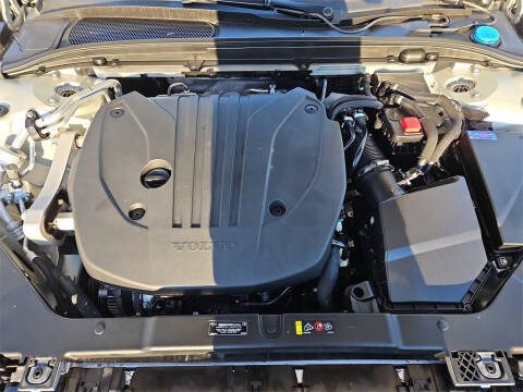 2022 Volvo S60 B5 Momentum