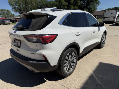 2022 Ford Escape Hybrid Titanium