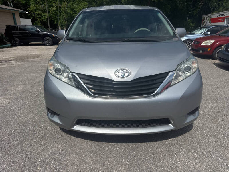 2011 Toyota Sienna LE 8-Passenger