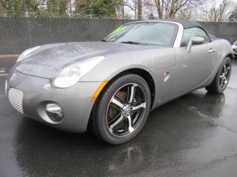 2007 Pontiac Solstice for sale at LULAY'S CAR CONNECTION in Salem OR