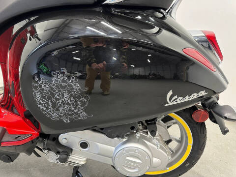 2023 Vespa Primavera 50 Mickey Mouse Edit