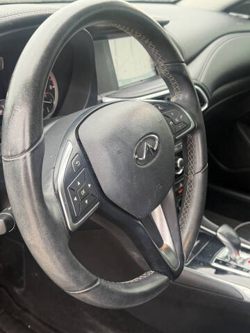 2018 Infiniti QX30 Essential
