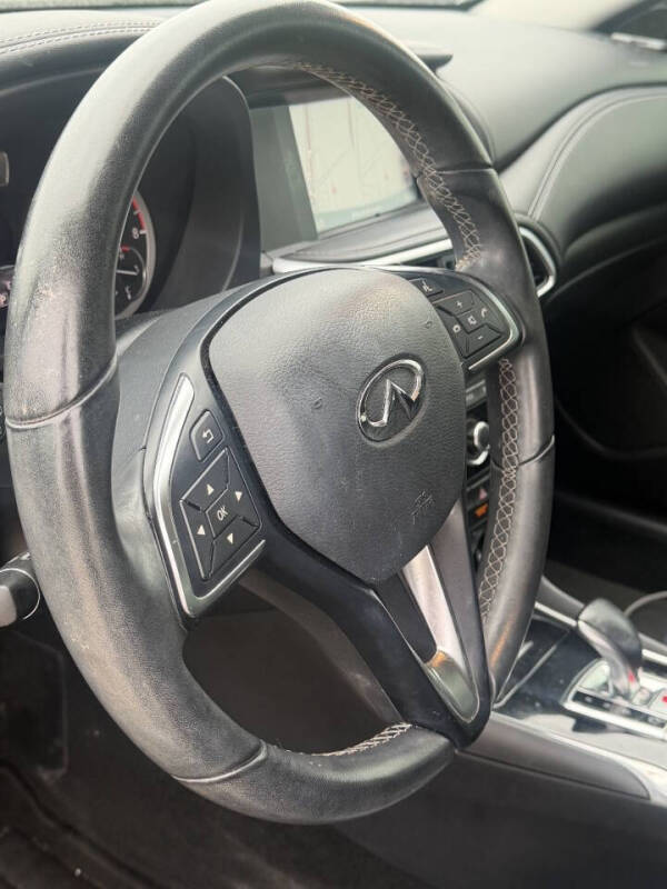 2018 Infiniti QX30 Essential