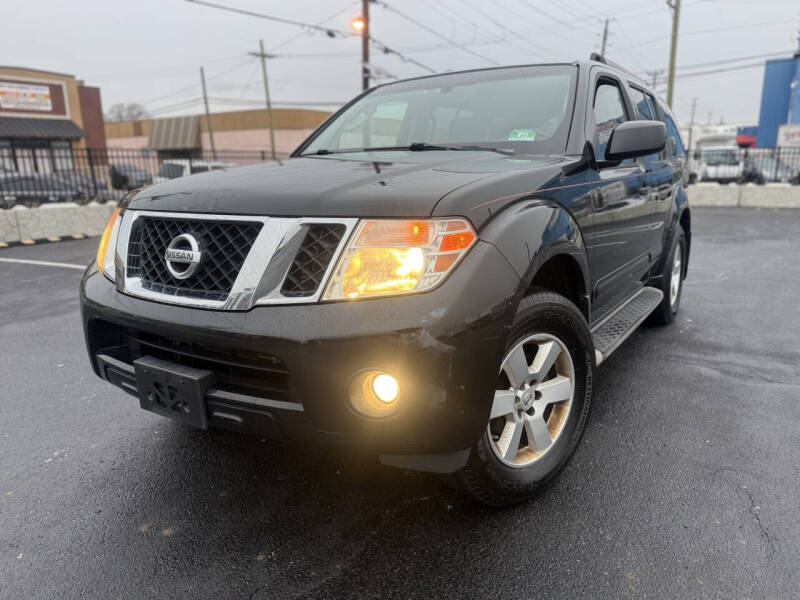 2012 Nissan Pathfinder SV's photo