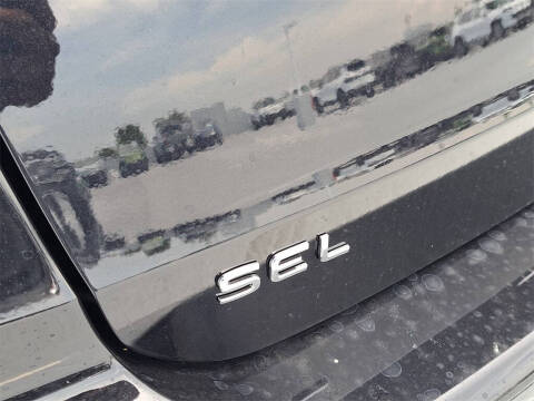 2025 Volkswagen Taos SEL 4Motion