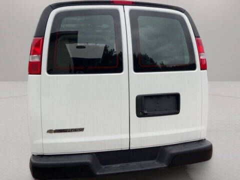 2025 Chevrolet Express 2500