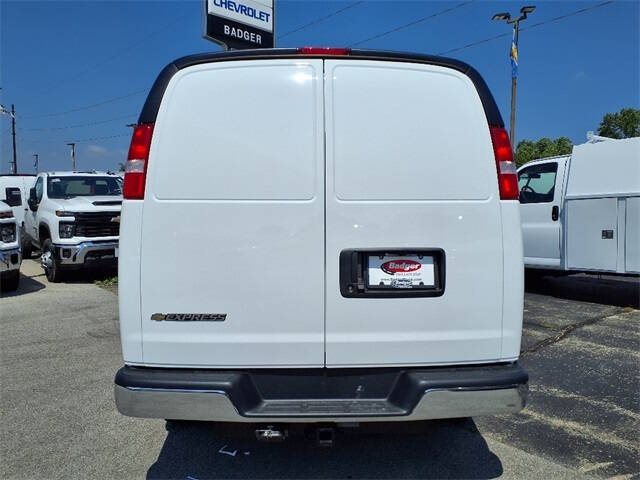 2025 Chevrolet Express 3500