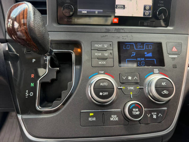 2017 Toyota Sienna
